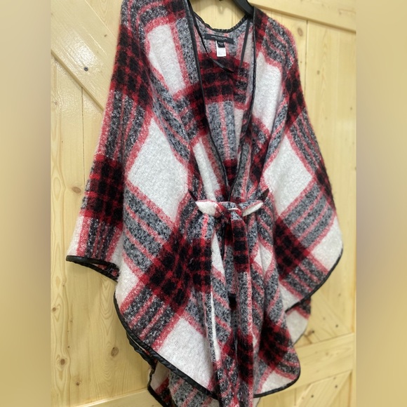 🔥🔥Marc New York Red White & Black Plaid Butterfly Arms Tied Long Robed Poncho - Picture 2 of 8